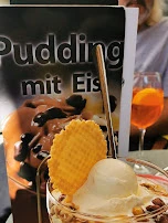 Pudding Mit Eis Und Nüsse